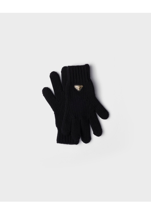 Wool gloves