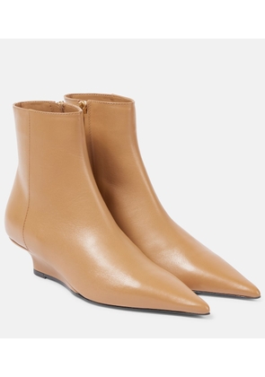 Toteme Sharp 40 leather ankle boots