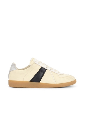 Maison Margiela Replica Sneakers in Black Vintage & Yellow Vintage - White. Size 45 (also in ).