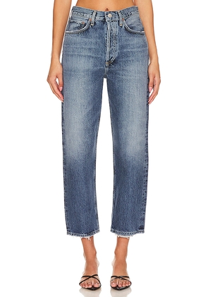 AGOLDE 90's Crop in Denim-Light. Size 23. Also in 24, 25, 26, 28, 29, 30, 32, 33, 34.