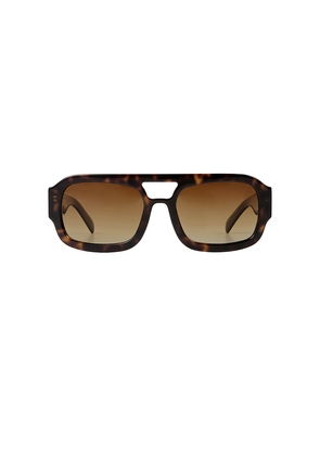 Banbe Suki Sunglasses in Brown.