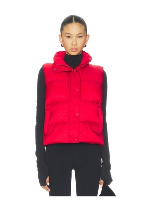 Beyond Yoga Big Cozy Puffer Vest in Red. Size L. Also in M, S, XL, XS.