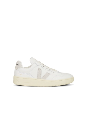 Veja V-90 Sneakers in White. Size 41. Also in 42.