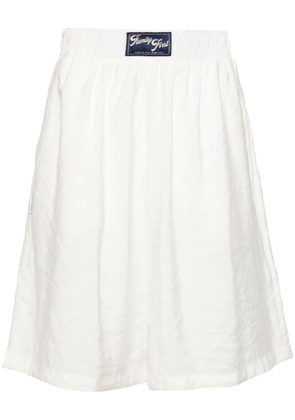Family First appliqué-logo shorts - White