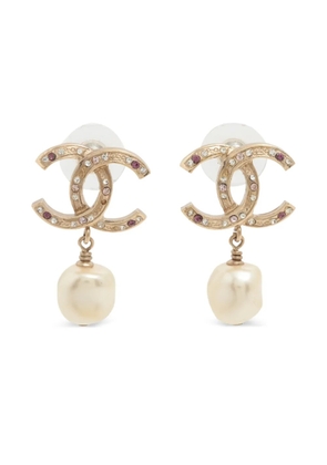 CHANEL Pre-Owned 2012 CC mark pearl earrings - Gold