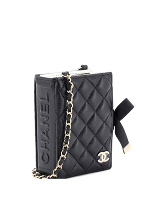CHANEL Pre-Owned CC Book Card Holder with Chain Quilted Lambskin crossbody bag - Black
