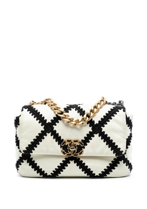CHANEL Pre-Owned 2020 Medium Crochet Calfskin 19 Flap satchel - White