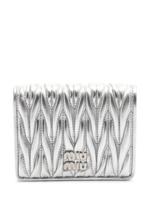 Miu Miu Pre-Owned 2010-2025 Metallic Matelasse Wallet small wallets - Silver