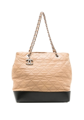 CHANEL Pre-Owned 2010-2011 diamond-quilted tote bag - Neutrals