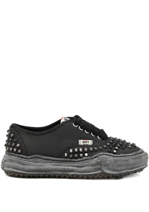 Maison MIHARA YASUHIRO stud low-top trainers - Black