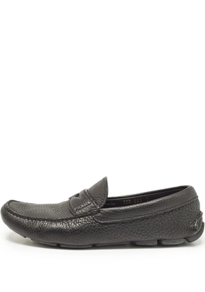 Prada Pre-Owned logo-lettering loafers - Black