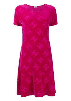 CHANEL Pre-Owned 1996 CC-print T-shirt dress - Pink