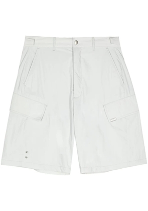 izzue logo-plaque eyelet-detail cargo shorts - Grey