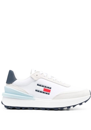 Tommy Jeans logo-plaque low-top sneakers - White