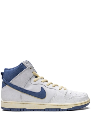 Nike x Atlas SB Dunk High Special Box 'Lost At Sea' sneakers - White