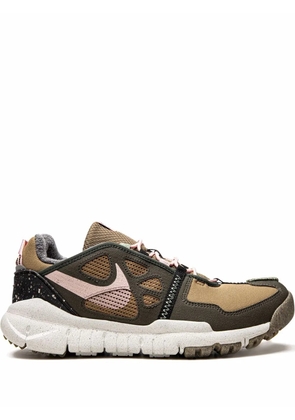 Nike Free Terra Vista 'Brown Kelp/Pink Glaze/Sequoia' sneakers