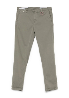 Sartoria Tramarossa logo-patch trousers - Green