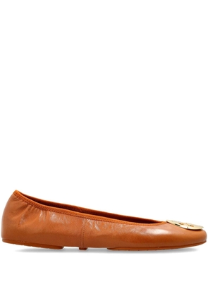 Tory Burch leather logo-detail pumps - Brown