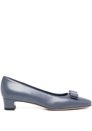 Ferragamo 30mm iconic bow pumps - Grey