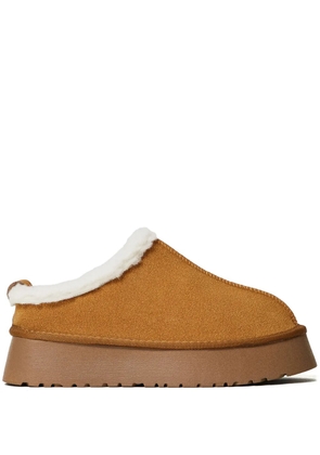 TWINSET faux-shearling slippers - Brown