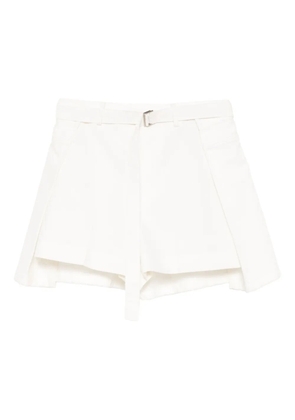 sacai buckle-belt shorts - White