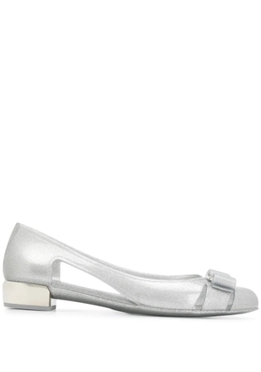 Ferragamo bow-detail glitter flat pumps - Silver