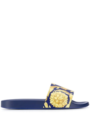 Versace baroque print slides - Blue
