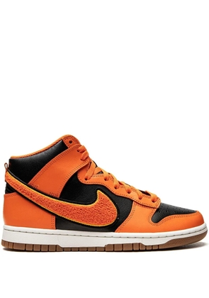 Nike Dunk High 'Chenille - Safety Orange' sneakers - Black