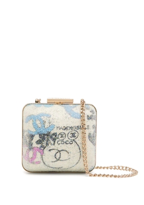 CHANEL Pre-Owned 2007 Graffiti Rare Minaudière clutch - White