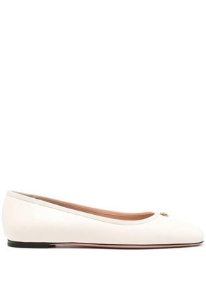 Bally logo-plaque ballerina shoes - Neutrals
