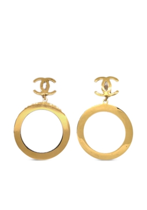 CHANEL Pre-Owned 1990-2000 CC dangle hoop clip-on earrings - Gold