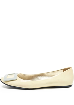 Roger Vivier Vintage Trompette buckle-detail ballet flats - Yellow