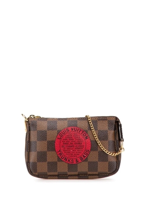 Louis Vuitton Pre-Owned 2009 Damier Ebene Trunks and Bags Mini Pochette Accessoires handbag - Brown