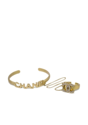 CHANEL Pre-Owned 2001 CC rhinestone-embellished chain cuff ring - Gold