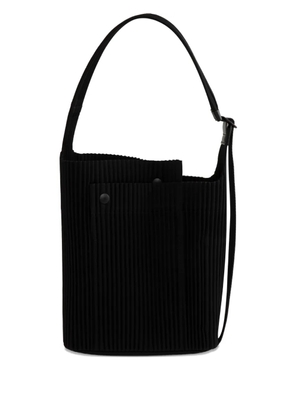 Homme Plissé Issey Miyake Utility pleated bag - Black