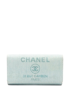 CHANEL Pre-Owned 2016-2017 Deauville bi-fold wallet - Blue