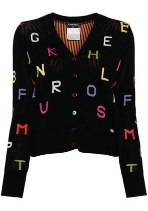 CHANEL Pre-Owned 2001 Alphabet-intarsia cardigan - Black