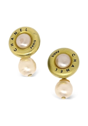 CHANEL Pre-Owned 1994 gold-plated faux-pearl cufflinks