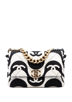 CHANEL Pre-Owned 2021 Large Printed Silk 19 Flap satchel - Black