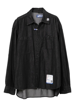 in･stru(men-tal). logo-patch denim shirt - Black
