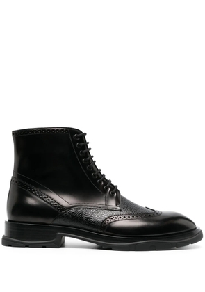 Alexander McQueen textured lace-up boots - Black