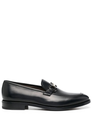 Ferragamo Gancini-buckle detail loafers - Black
