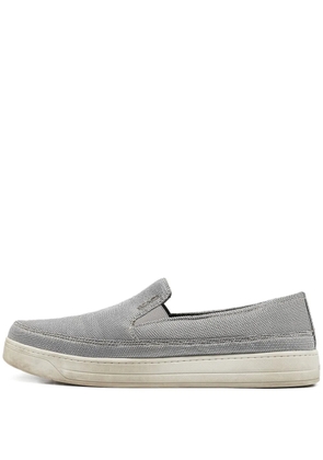 Prada Pre-Owned logo-lettering sneakers - Grey