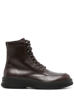 Tommy Hilfiger logo-debossed leather boots - Brown