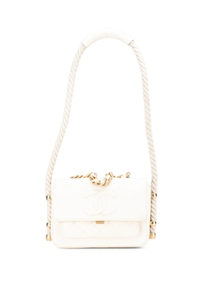 CHANEL Pre-Owned 2019 Crumpled Calfskin En Vogue Rope Flap satchel - White