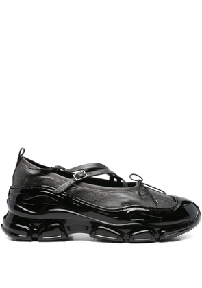 Simone Rocha cross-strap patent-toe sneakers - Black