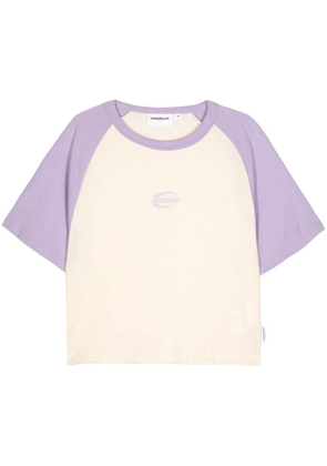 CHOCOOLATE logo-print colourblock T-shirt - Neutrals