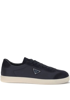 Prada triangle-logo sneakers - Blue