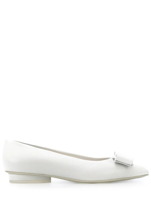 Ferragamo Viva ballerina shoes - White