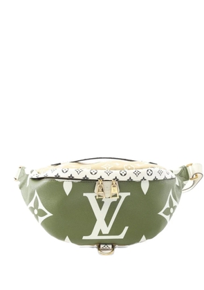 Louis Vuitton Pre-Owned 2019 Bumbag MM monogram belt bag - Green